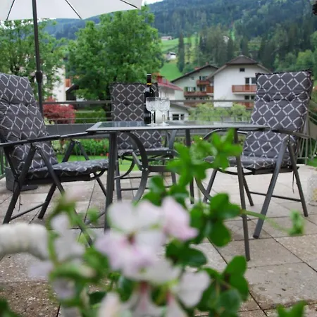 Gastehaus Resinger Lägenhet *